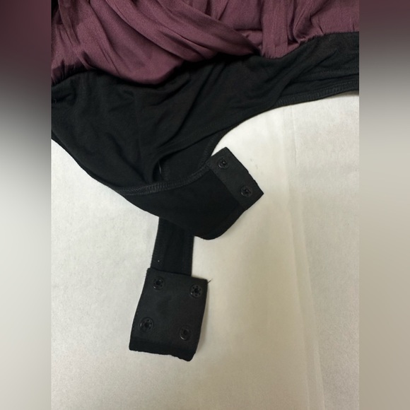 NWT; PAIGE
SEVILLA CROSSOVER V NECK LONG SLEEVE BODYSUIT IN FIG🌺 - Picture 5 of 8